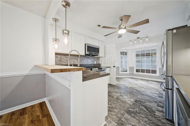 908 Landing Creek DR, Chesapeake, VA 23323