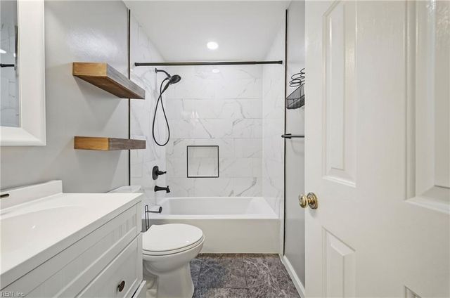 908 Landing Creek DR, Chesapeake, VA 23323