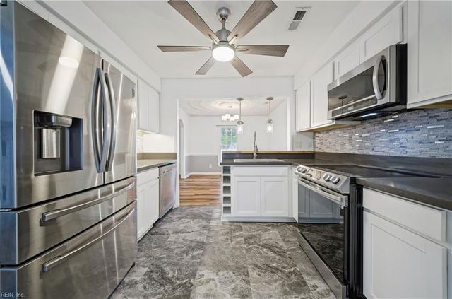 908 Landing Creek DR, Chesapeake, VA 23323