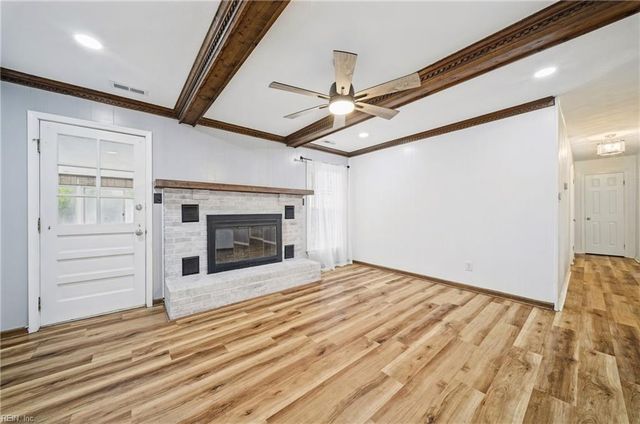 908 Landing Creek DR, Chesapeake, VA 23323