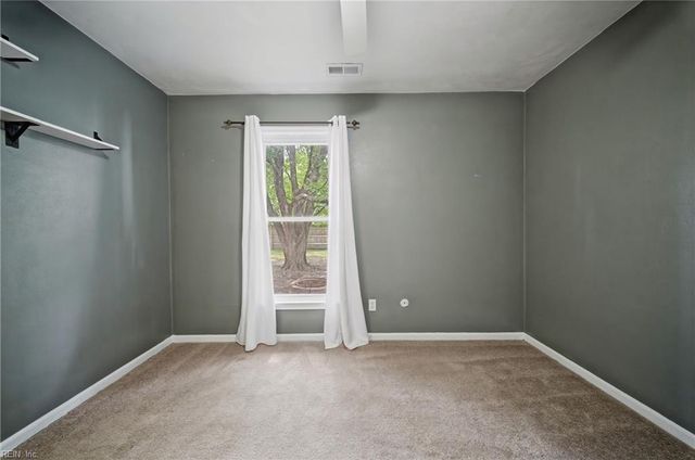 908 Landing Creek DR, Chesapeake, VA 23323