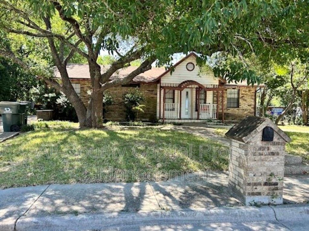 1128 Field ST, San Marcos, TX 78666