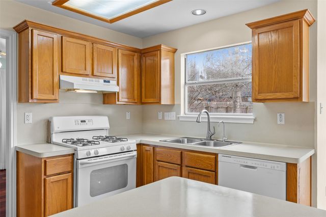 706 Grapevine DR, Cedar Park, TX 78613