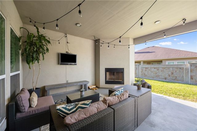 6401 Kobe Dr, Corpus Christi, TX 78414