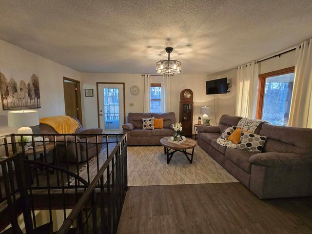 15610 Lakeview Lane, Mt Vernon, IL 62864