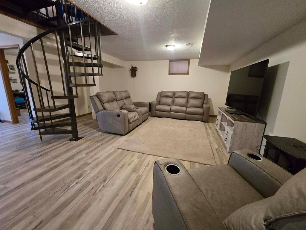 Image 23 of property listing at 15610 Lakeview Lane, Mt Vernon, IL 62864