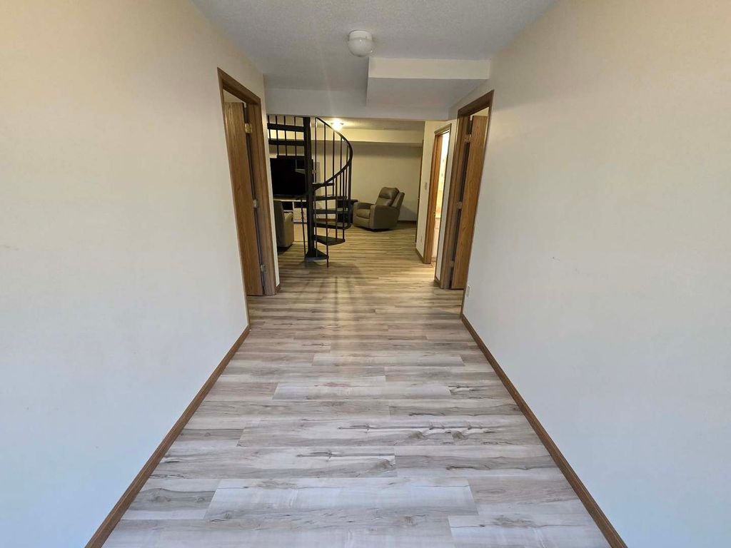 Image 29 of property listing at 15610 Lakeview Lane, Mt Vernon, IL 62864