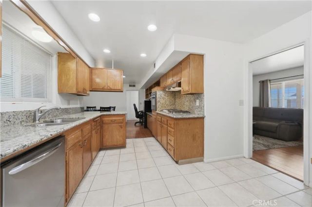 28561 Middlebury, Sun City, CA 92586