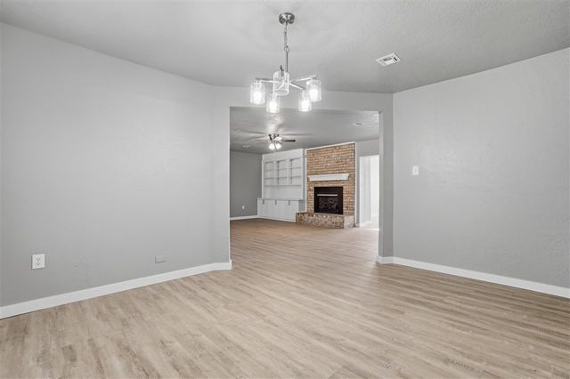 3105 NE Kingsbriar Cir, Lawton, OK 73507