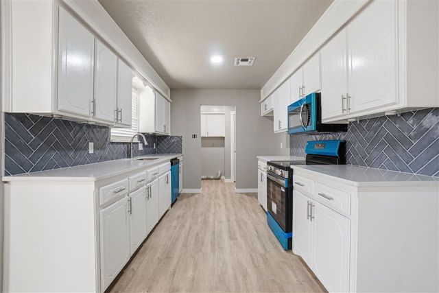 3105 NE Kingsbriar Cir, Lawton, OK 73507