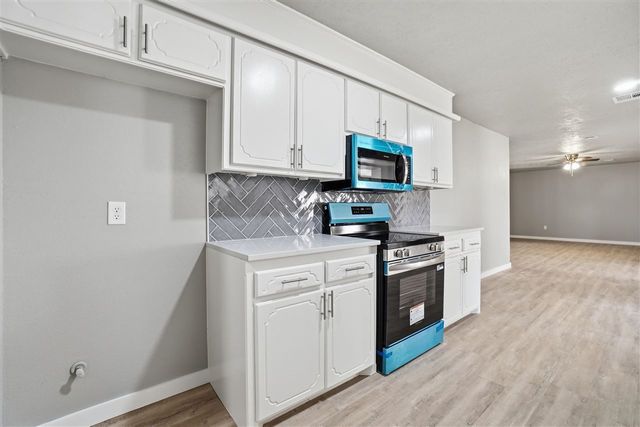 3105 NE Kingsbriar Cir, Lawton, OK 73507