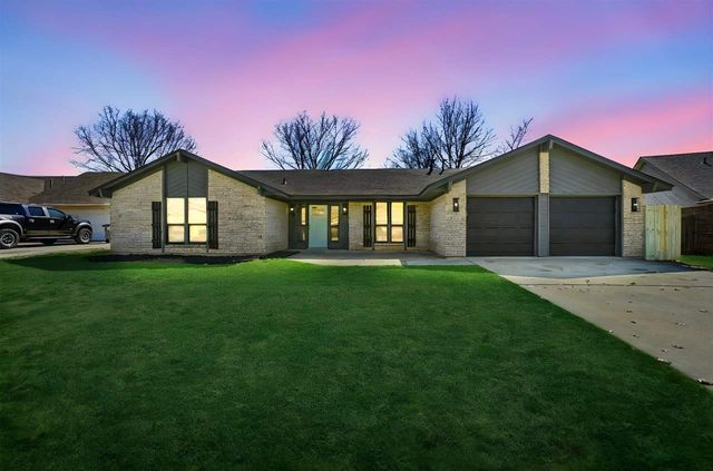 3105 NE Kingsbriar Cir, Lawton, OK 73507