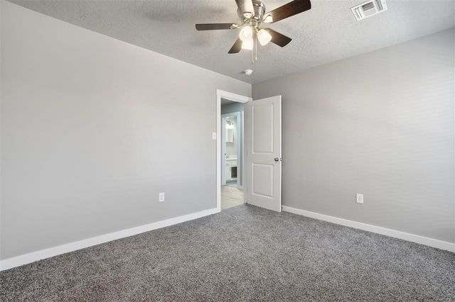 3105 NE Kingsbriar Cir, Lawton, OK 73507