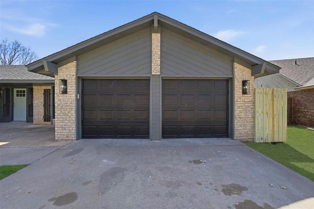 3105 NE Kingsbriar Cir, Lawton, OK 73507