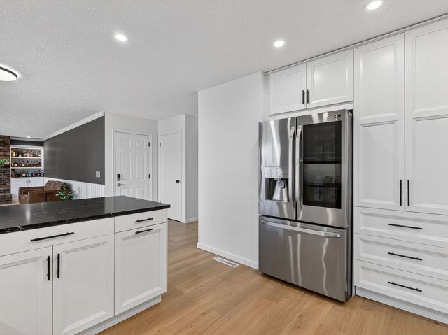 4820 Lindbergh Drive, Bettendorf, IA 52722