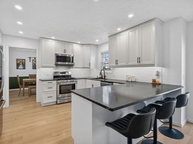 4820 Lindbergh Drive, Bettendorf, IA 52722