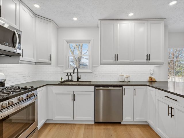 4820 Lindbergh Drive, Bettendorf, IA 52722