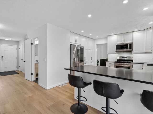 4820 Lindbergh Drive, Bettendorf, IA 52722