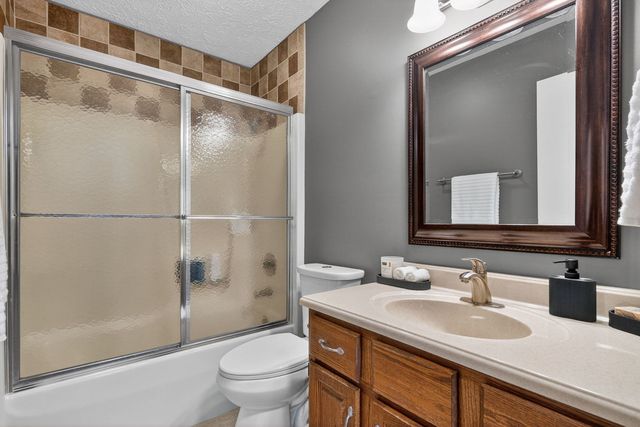 4820 Lindbergh Drive, Bettendorf, IA 52722