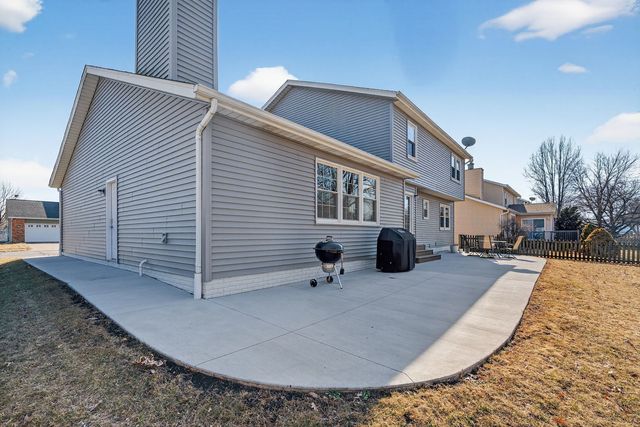 4820 Lindbergh Drive, Bettendorf, IA 52722