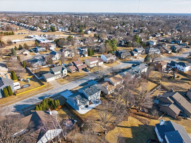 4820 Lindbergh Drive, Bettendorf, IA 52722