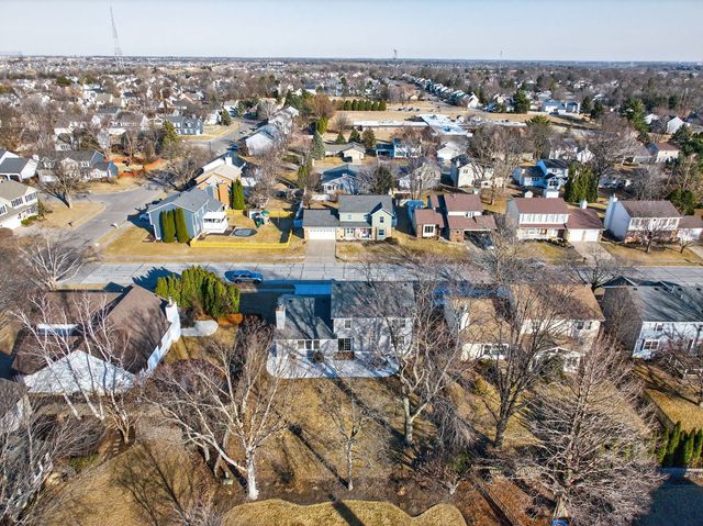 4820 Lindbergh Drive, Bettendorf, IA 52722