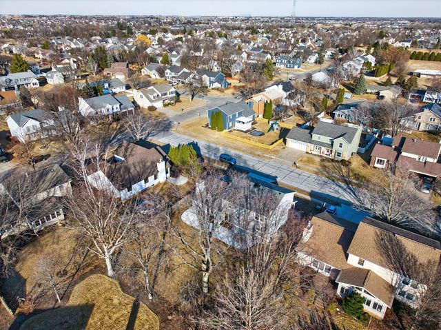 4820 Lindbergh Drive, Bettendorf, IA 52722