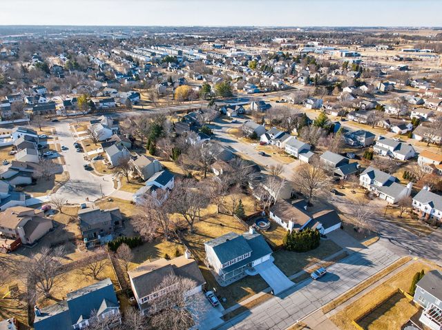 4820 Lindbergh Drive, Bettendorf, IA 52722