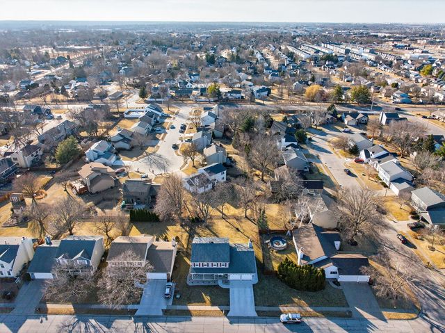 4820 Lindbergh Drive, Bettendorf, IA 52722