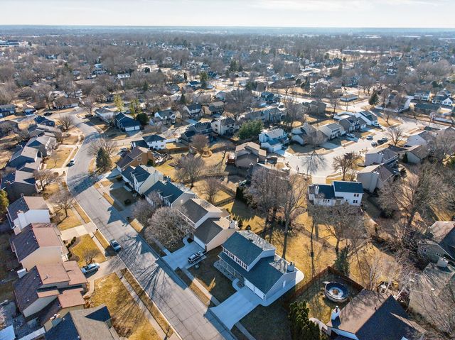 4820 Lindbergh Drive, Bettendorf, IA 52722