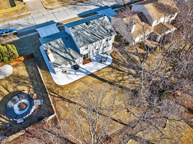 4820 Lindbergh Drive, Bettendorf, IA 52722