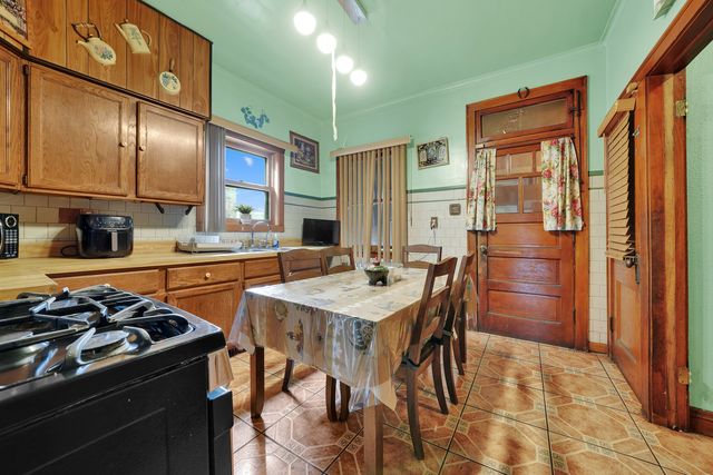 5216 S Artesian Avenue, Chicago, IL 60632