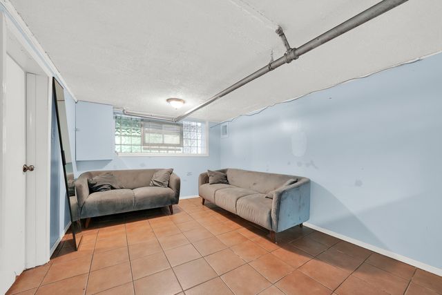 5216 S Artesian Avenue, Chicago, IL 60632
