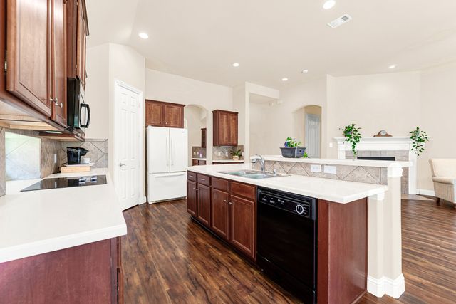 5724 New Castle Drive, Richardson, TX 75082