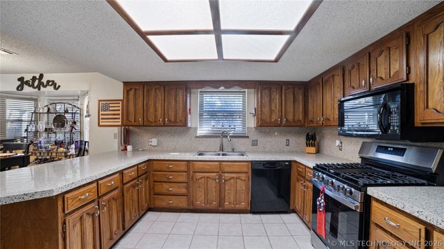 9901 N 107th East Avenue, Owasso, OK 74055