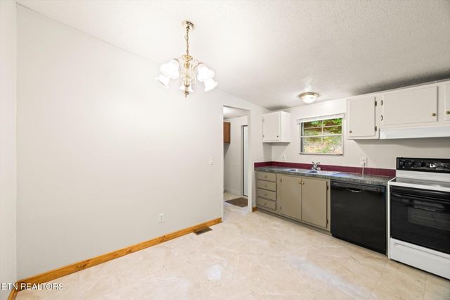 1032 County Road 110, Athens, TN 37303