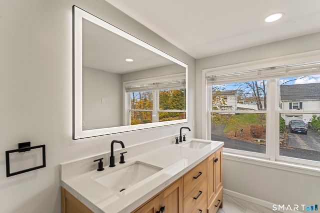 15 Berkshire Drive, Brookfield, CT 06804