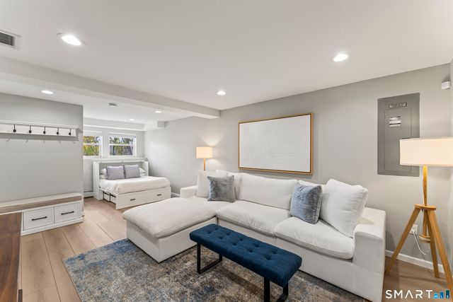 15 Berkshire Drive, Brookfield, CT 06804