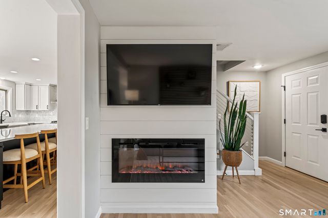 15 Berkshire Drive, Brookfield, CT 06804