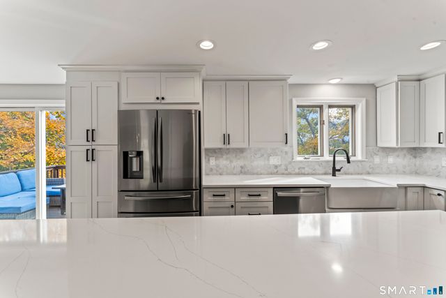 15 Berkshire Drive, Brookfield, CT 06804