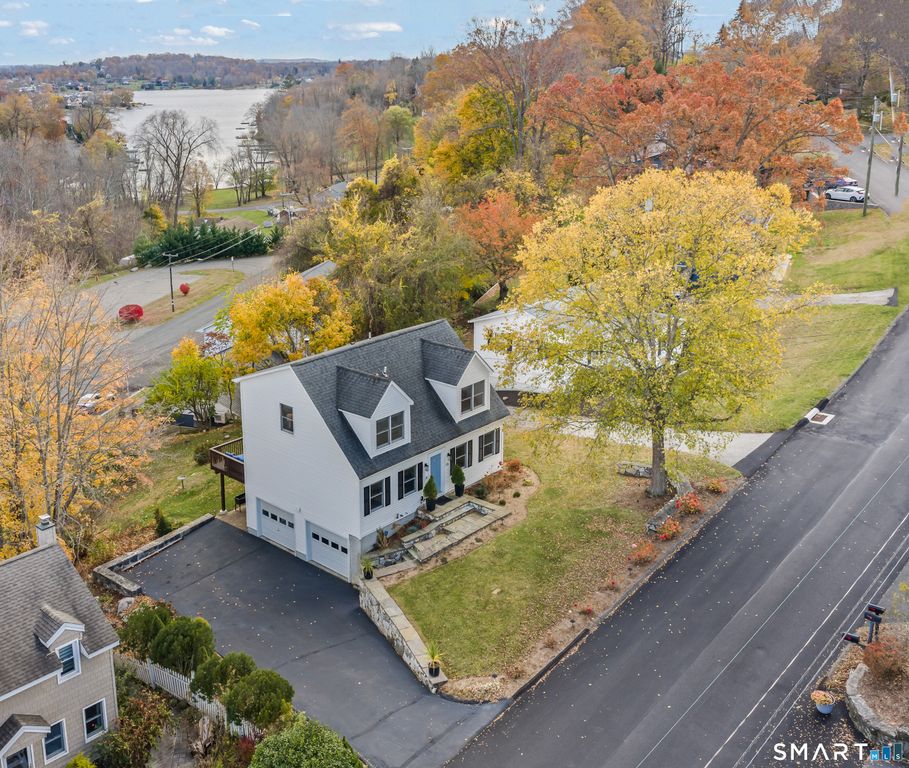 15 Berkshire Drive, Brookfield, CT 06804