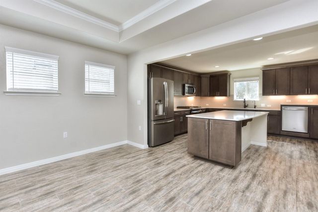 220 Comal LN, Georgetown, TX 78633