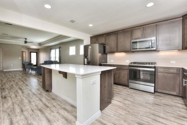 220 Comal LN, Georgetown, TX 78633