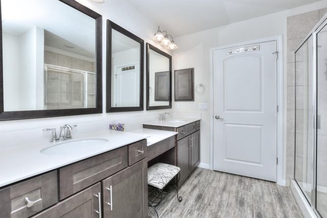 220 Comal LN, Georgetown, TX 78633