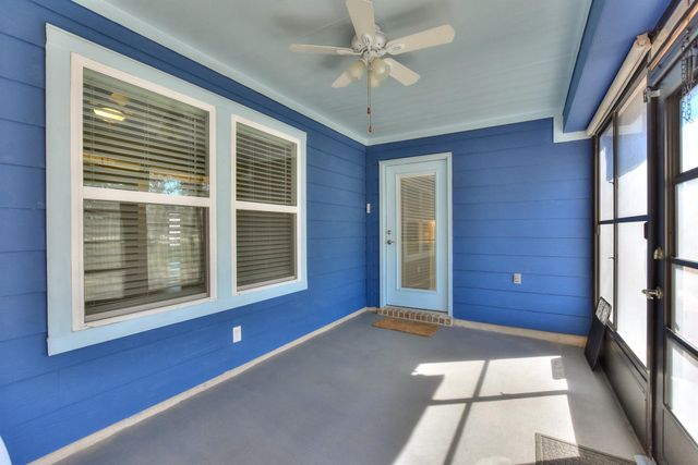 220 Comal LN, Georgetown, TX 78633