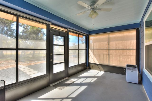 220 Comal LN, Georgetown, TX 78633