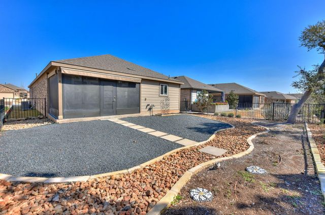 220 Comal LN, Georgetown, TX 78633