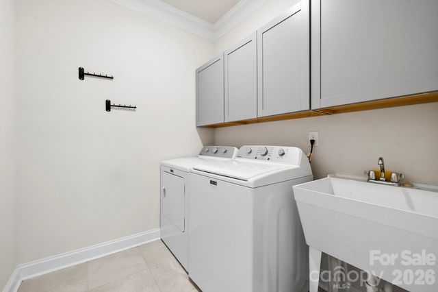 48 Thornberry Road, Hendersonville, NC 28792