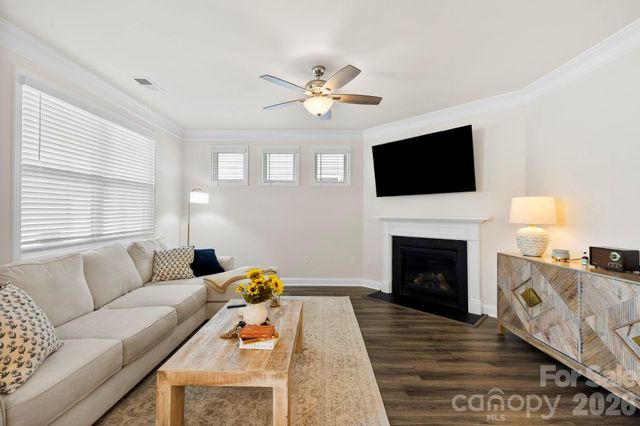 48 Thornberry Road, Hendersonville, NC 28792