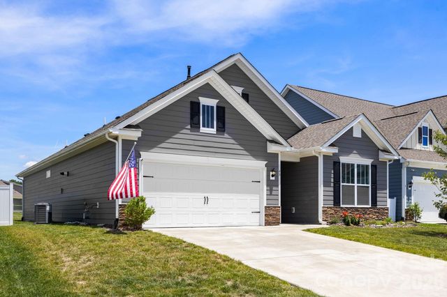 48 Thornberry Road, Hendersonville, NC 28792